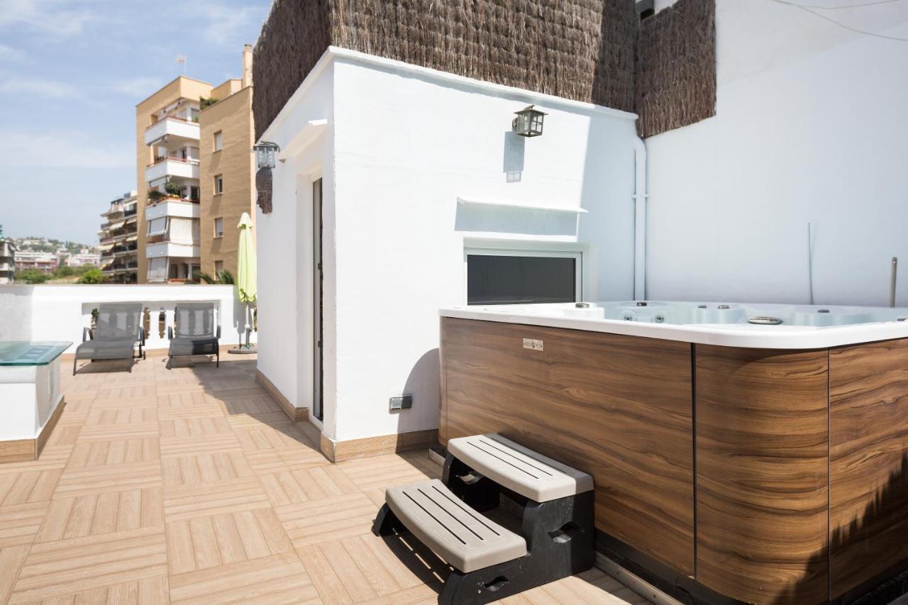 Sitges Spaces Beach House-4 Bedrooms, 3 Bathrooms, Large Terrace, Jacuzzi, Center-Beach 外观 照片