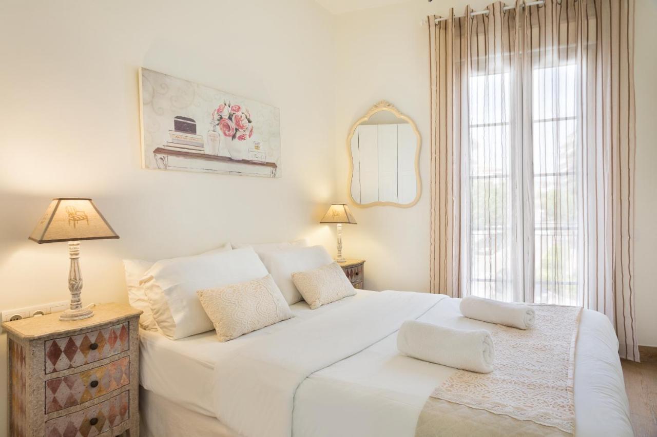 Sitges Spaces Beach House-4 Bedrooms, 3 Bathrooms, Large Terrace, Jacuzzi, Center-Beach 外观 照片